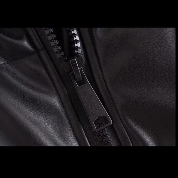 NEW ARRIVAL!!💫CASA B| Cap Sleeve Vegan Leather Long Oversized Puffer Vest - Picture 10 of 14